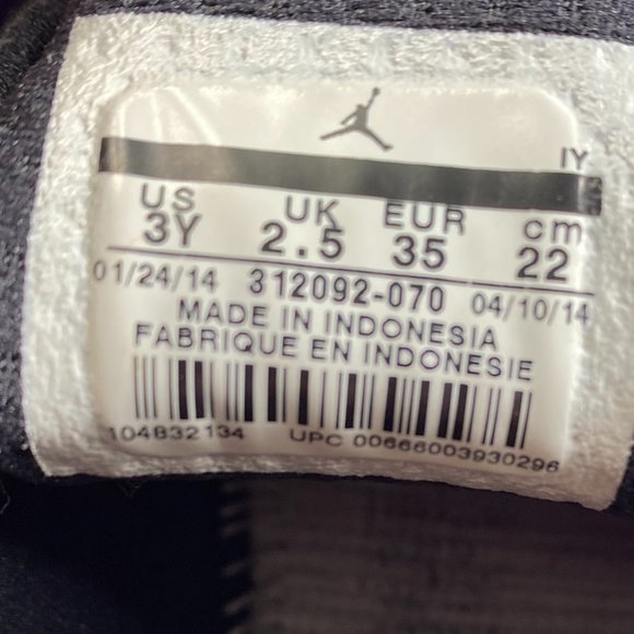 📌Jordan 14 Retro Thunder signature shoe Size 3Y - Picture 9 of 11